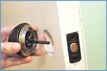 State Locksmith Services Charlotte, NC 704-751-5894 - 5-change-locks-service